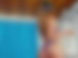 Live cam show with emilhornett - Tease on Chatstar