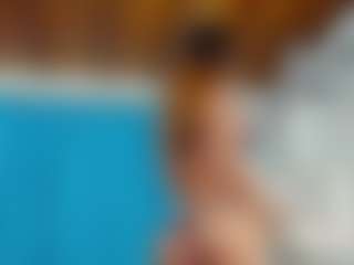 Live cam show with emilhornett - Green Eyes on madthumbs