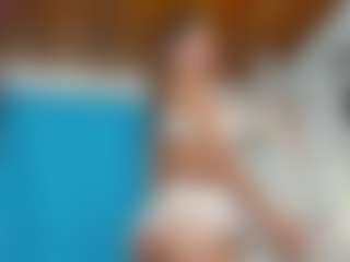 Live cam show with emilhornett - Tease on Camsoda