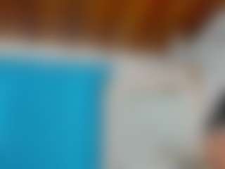 Show de cam en vivo con emilhornett - Tease en Camsoda