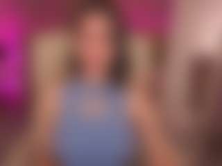 Live cam show with CrystalBarbie - Fingering on Gym Cam Girls