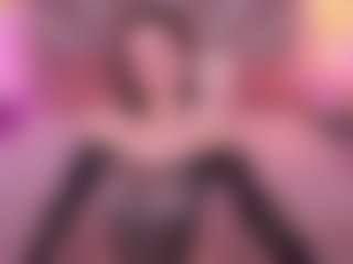 Live cam show with CrystalBarbie - Flashing on Dolls Live