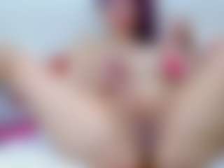 Live cam show with DarinaLovelyy - Average on studioflirtlive.com