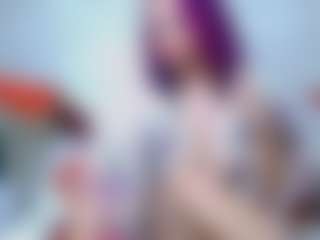 Live cam show with DarinaLovelyy - Green Eyes on CamClone
