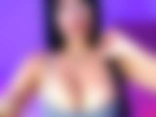 Live cam show with lauraG - Spank on livesuperchat.net