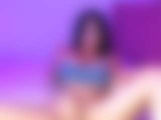 Live cam show with lauraG - Spank on Camsoda
