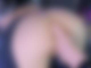 LoLaHotWet's Live Sex Cam Show