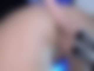 LoLaHotWet's Live Sex Cam Show
