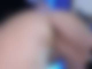 Live cam show with LoLaHotWet - Dirty on Free Soda