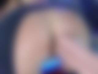 LoLaHotWet's Live Sex Cam Show
