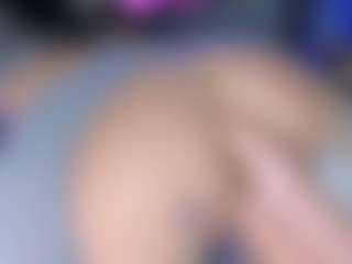 LoLaHotWet's Live Sex Cam Show