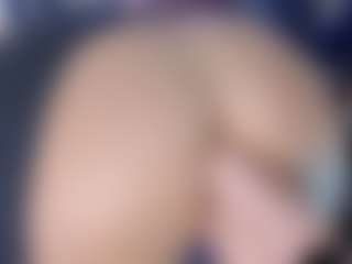 Live cam show with LoLaHotWet - Double Penetration on Free Soda