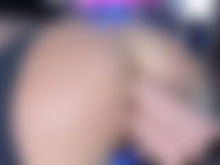 LoLaHotWet's Live Sex Cam Show