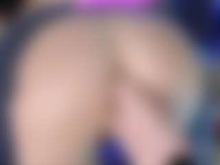 LoLaHotWet's Live Sex Cam Show