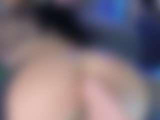 Live cam show with LoLaHotWet - Hispanic on Camsoda