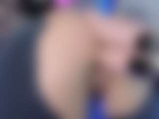LoLaHotWet's Live Sex Cam Show