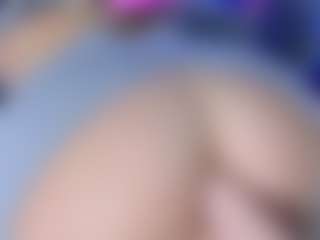 LoLaHotWet's Live Sex Cam Show