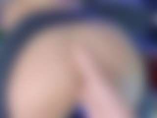 LoLaHotWet's Live Sex Cam Show