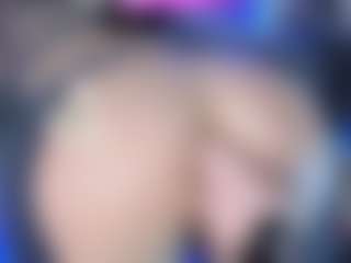 LoLaHotWet's Live Sex Cam Show