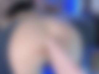 Live cam show with LoLaHotWet - Double Penetration on Camsoda