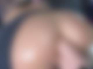 LoLaHotWet's Live Sex Cam Show