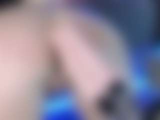 LoLaHotWet's Live Sex Cam Show