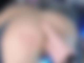 LoLaHotWet's Live Sex Cam Show