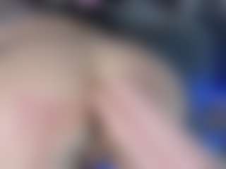 LoLaHotWet's Live Sex Cam Show