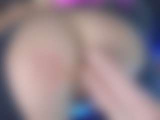 LoLaHotWet's Live Sex Cam Show