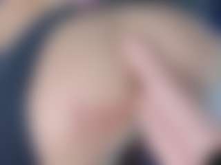 LoLaHotWet's Live Sex Cam Show