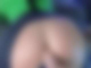 LoLaHotWet's Live Sex Cam Show