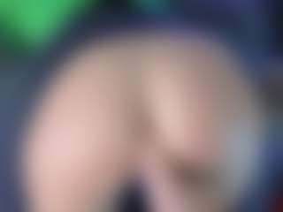 LoLaHotWet's Live Sex Cam Show