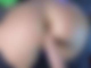LoLaHotWet's Live Sex Cam Show