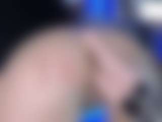 LoLaHotWet's Live Sex Cam Show