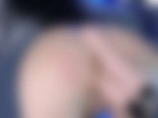 LoLaHotWet's Live Sex Cam Show