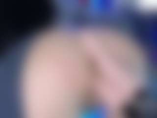LoLaHotWet's Live Sex Cam Show