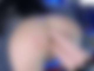 LoLaHotWet's Live Sex Cam Show