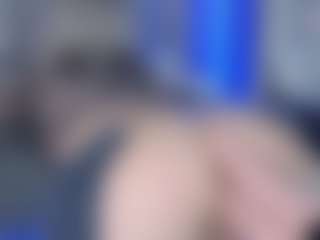 LoLaHotWet's Live Sex Cam Show