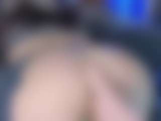 LoLaHotWet's Live Sex Cam Show