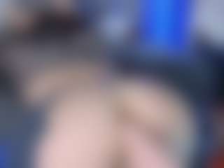 LoLaHotWet's Live Sex Cam Show