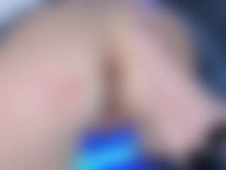LoLaHotWet's Live Sex Cam Show