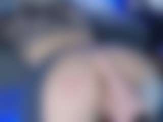 LoLaHotWet's Live Sex Cam Show