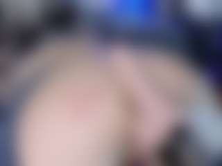 LoLaHotWet's Live Sex Cam Show