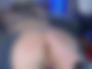 LoLaHotWet's Live Sex Cam Show
