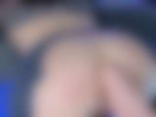 LoLaHotWet's Live Sex Cam Show