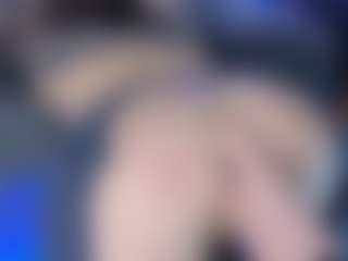 LoLaHotWet's Live Sex Cam Show