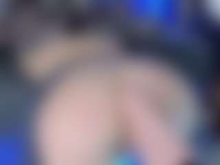 LoLaHotWet's Live Sex Cam Show