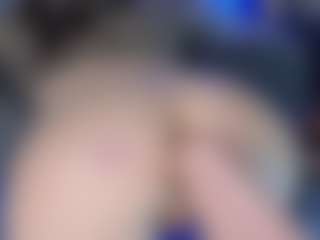 LoLaHotWet's Live Sex Cam Show