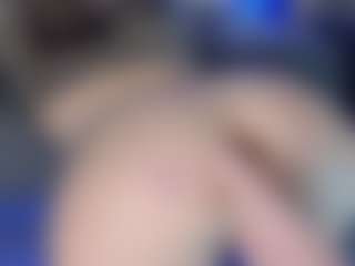 LoLaHotWet's Live Sex Cam Show