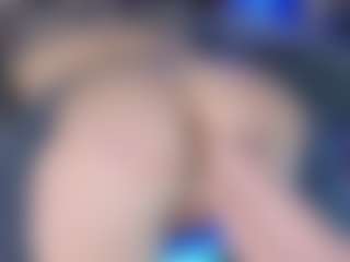 LoLaHotWet's Live Sex Cam Show